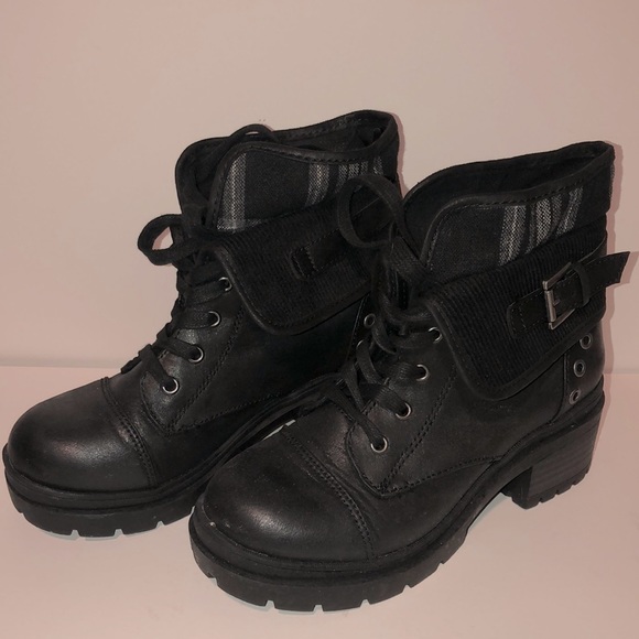 Heeled ankle combat boots; women’s size 6 - Picture 1 of 2